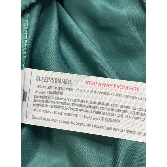 Abercrombie & Fitch green satin Long sleeve pull on pants PJ set, size XL - Picture 3 of 12